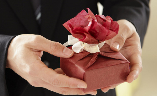 時尚禮品更受商務(wù)人士喜愛