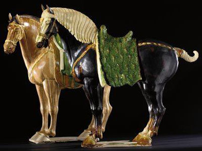 稀有唐三彩陶馬天價被拍走