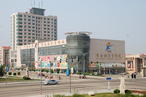 金都首飾城于壽東：市場發展需有機結合