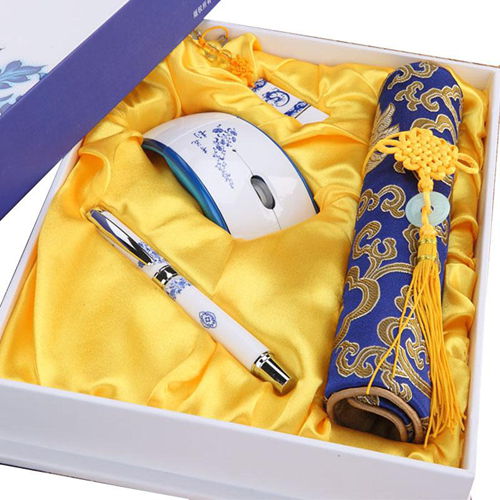 給客戶送禮重內容需重形式