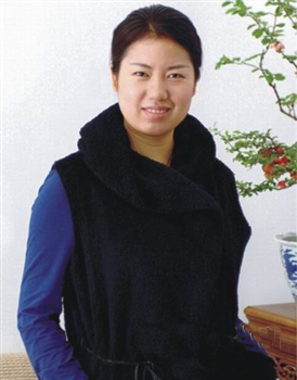 藝術家陳淑娟：古彩風格獨樹一幟