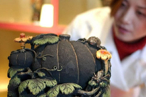 定制炭雕禮品對(duì)企業(yè)樹(shù)立品牌的影響