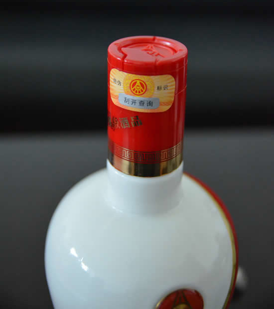 杭州門到門貿易馬良：美酒郁芬芳，玉碗盛來琥珀光