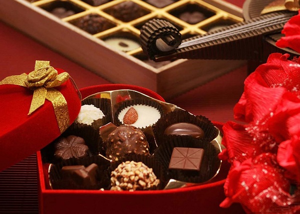 送巧克力的男人無法忍受無趣