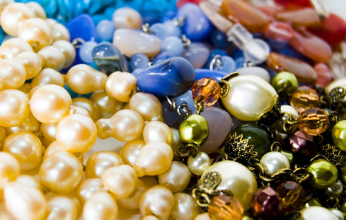 云南首個珠寶網絡銷售額破3億