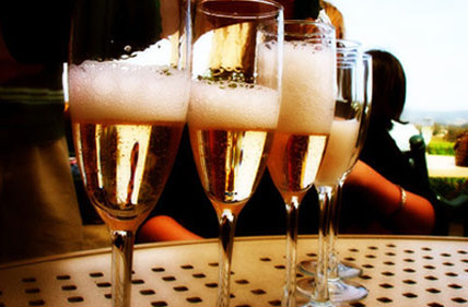 中國市場集體給高端酒“解酒”