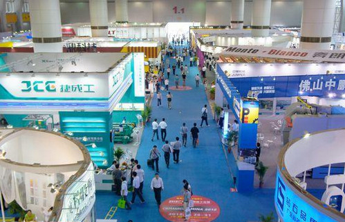 首屆陶企展會(huì)推新品大方秀