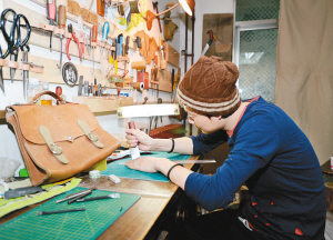 手工藝人卞進：為每一件皮具賦予性格