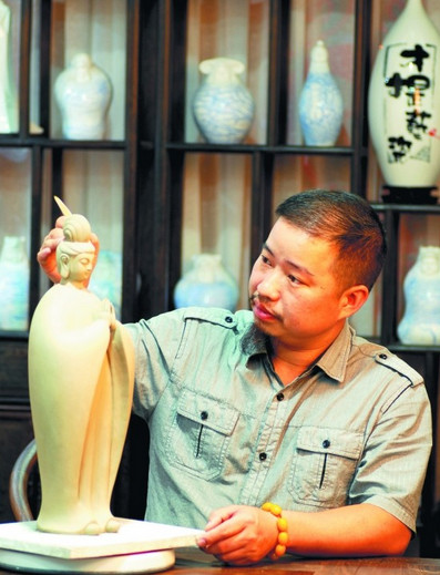 工藝美術大師徐才提：創新是千年瓷藝常青之道