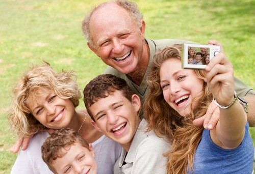 數碼相機紛紛推出定制款自拍機型