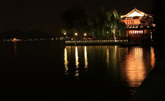 看！那些縈繞在美頸云肩邊的西湖美景（四）