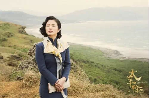 太平輪駛過，看喬妹如何巧搭絲巾成焦點！