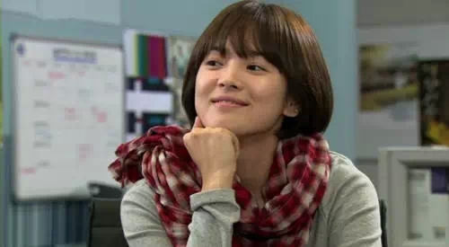 太平輪駛過，看喬妹如何巧搭絲巾成焦點！