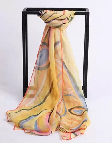 太平輪駛過，看喬妹如何巧搭絲巾成焦點！